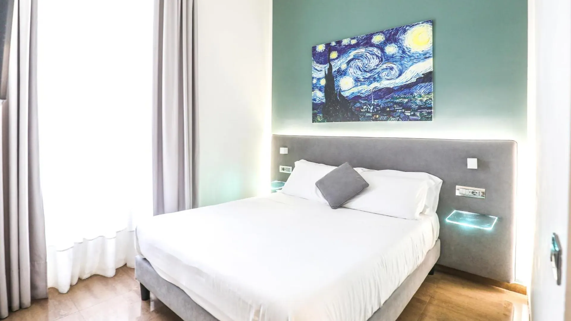 Sanfelice 33 Luxury Suites Naples Hotel